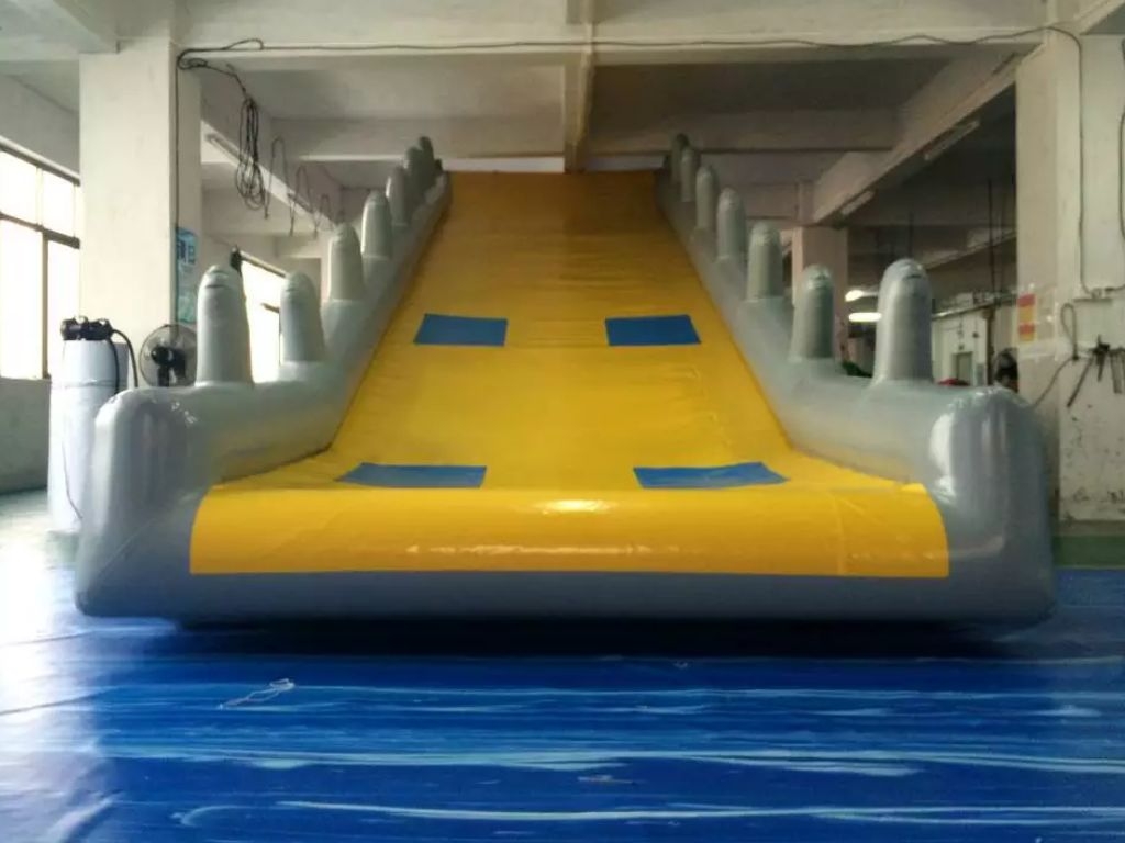Inflatable aviation escape slide