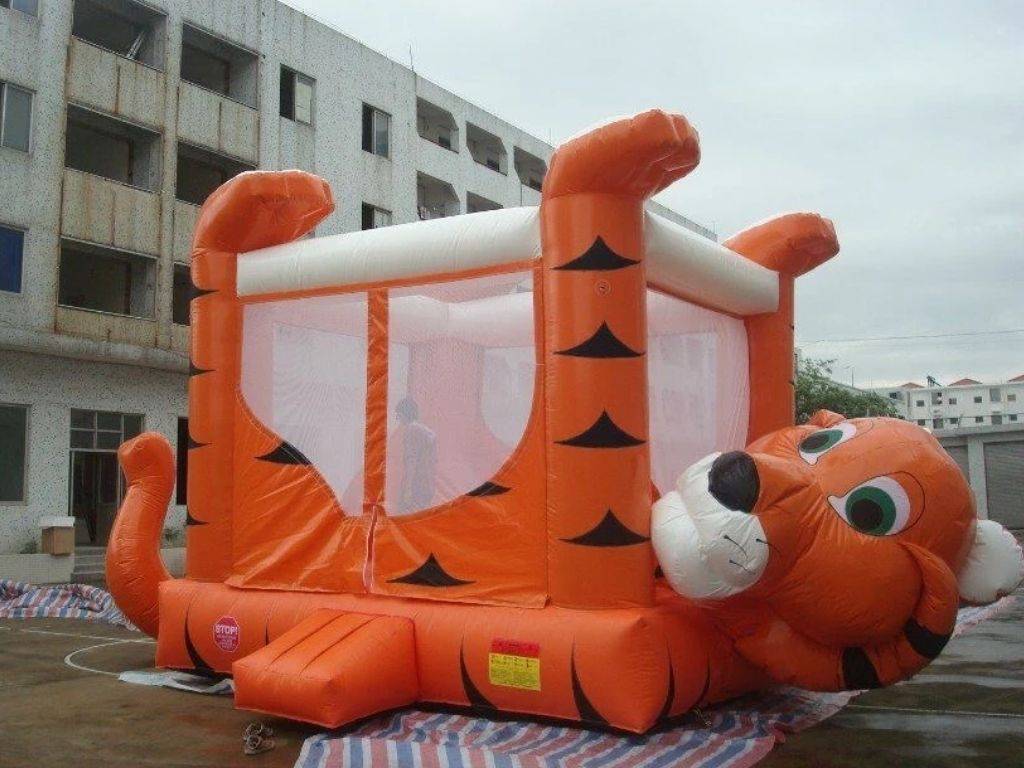 Inflatable tiger bounce