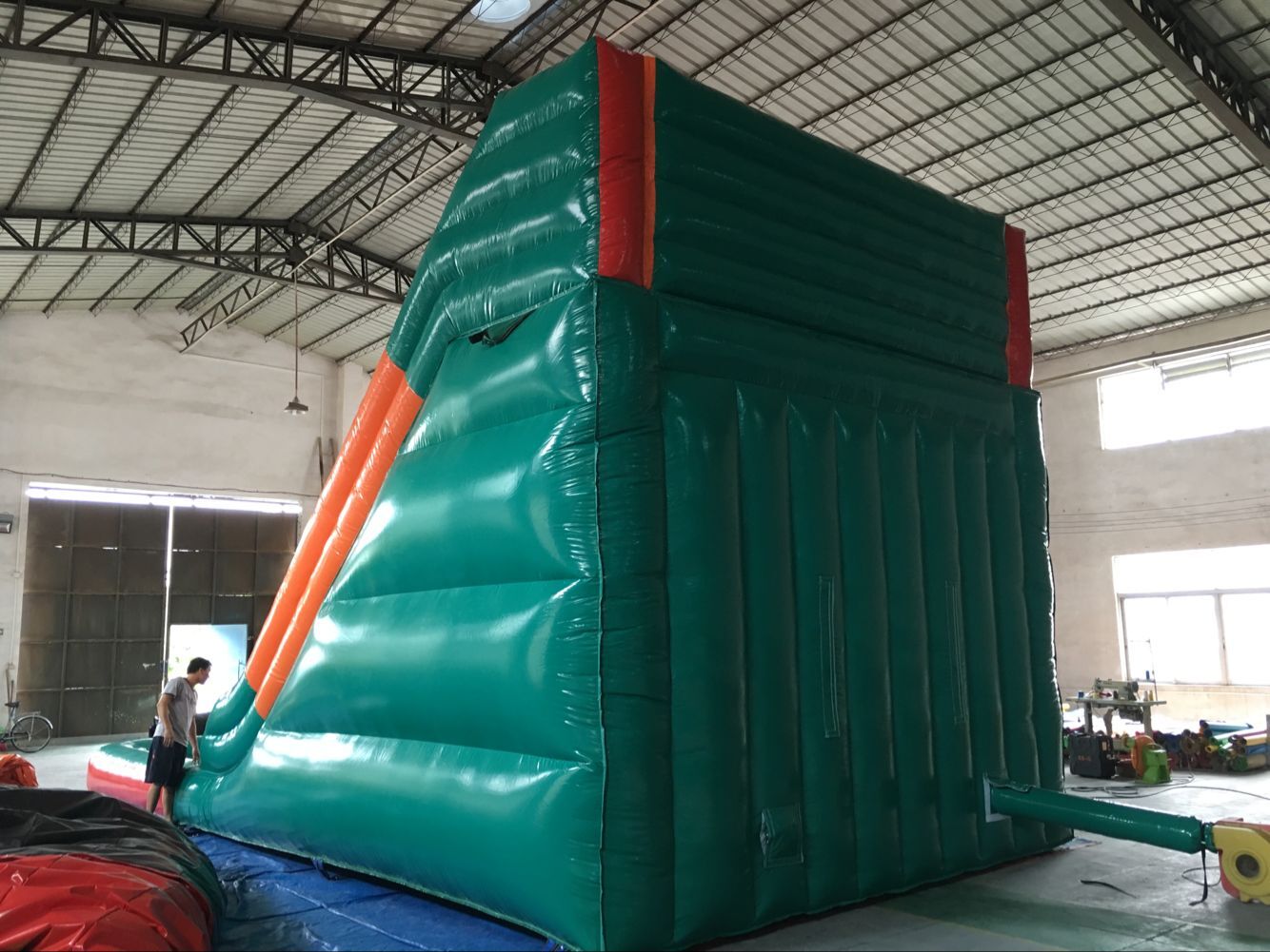Inflatable slide wiht pool