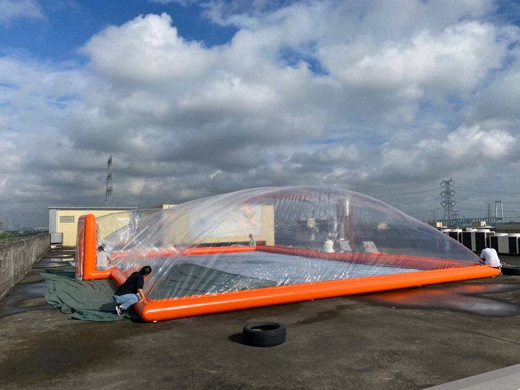Inflatable pool covers 