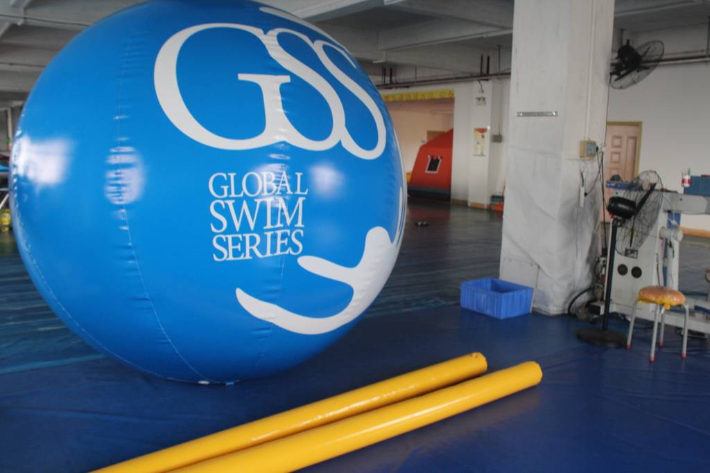 Inflatable advertising ball