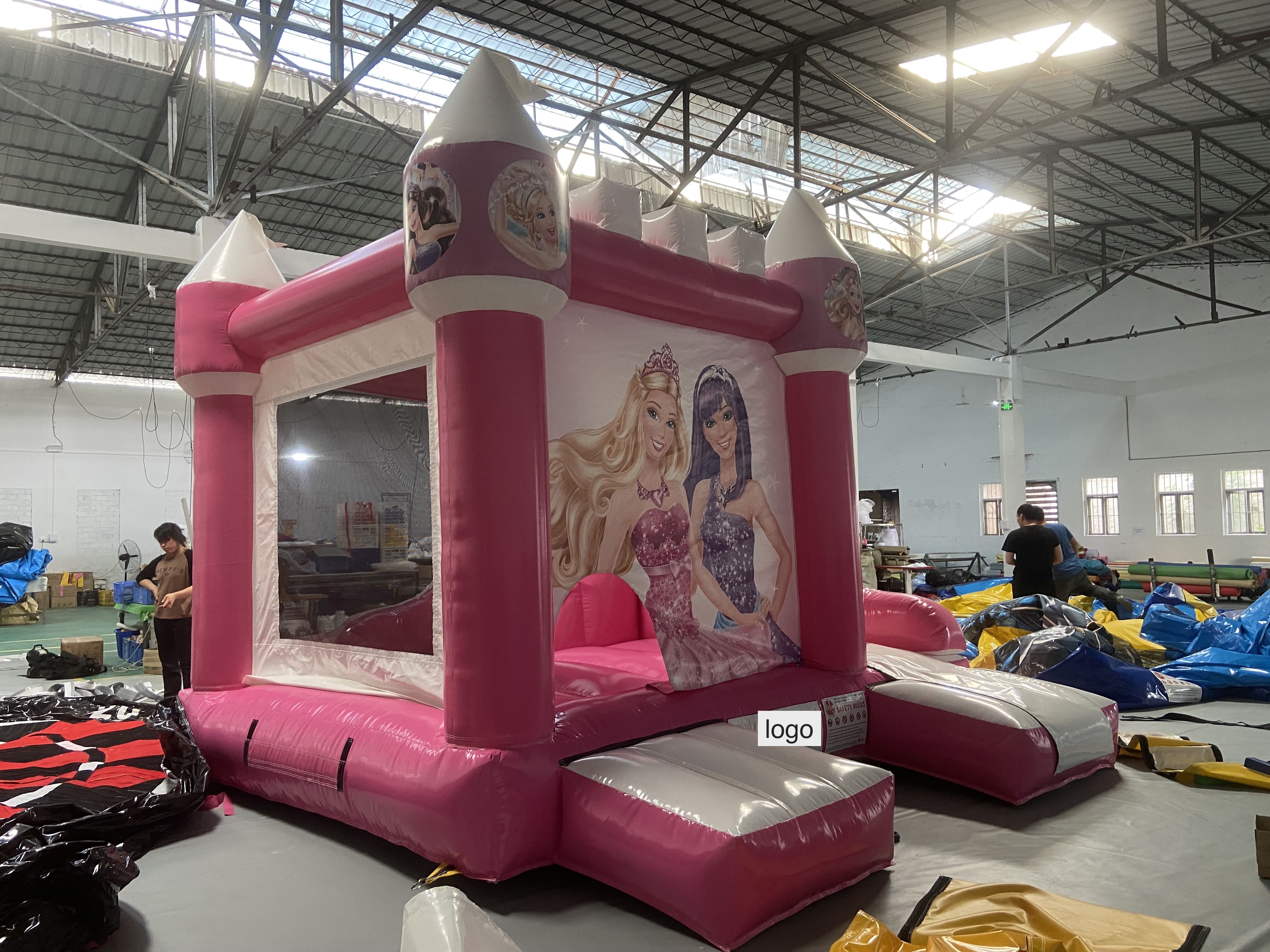 Kids bounce house with slide