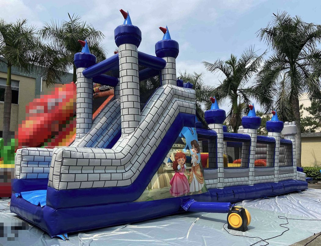 ​​Inflatable bounce house​