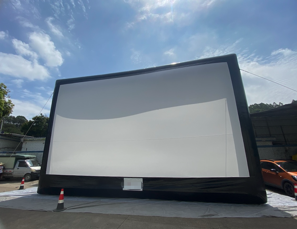 ​​Inflatable movie screen​