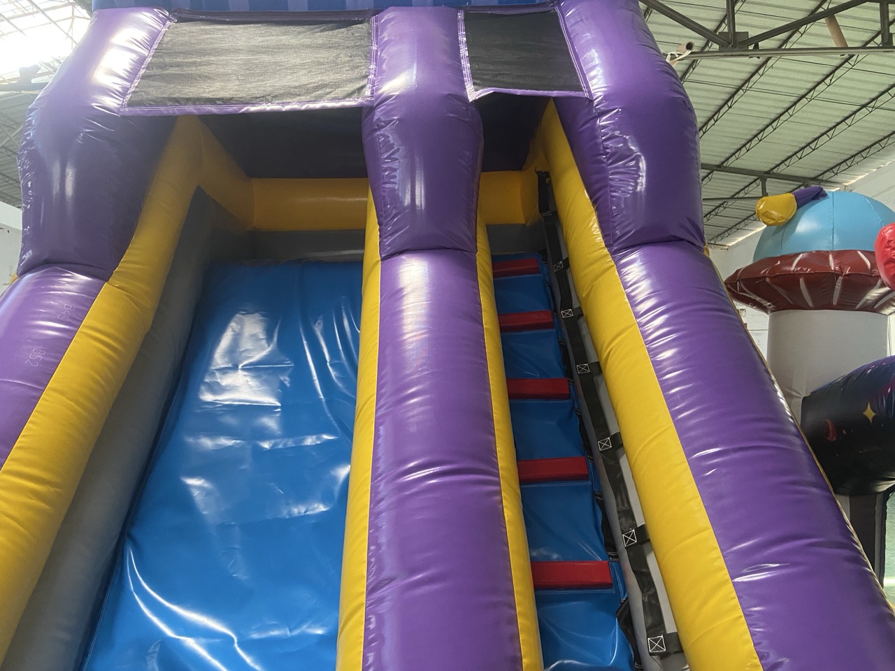 ​​Kids inflatable playhouse