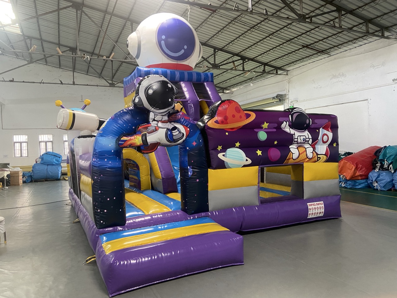 Kids bounce house​ with slide