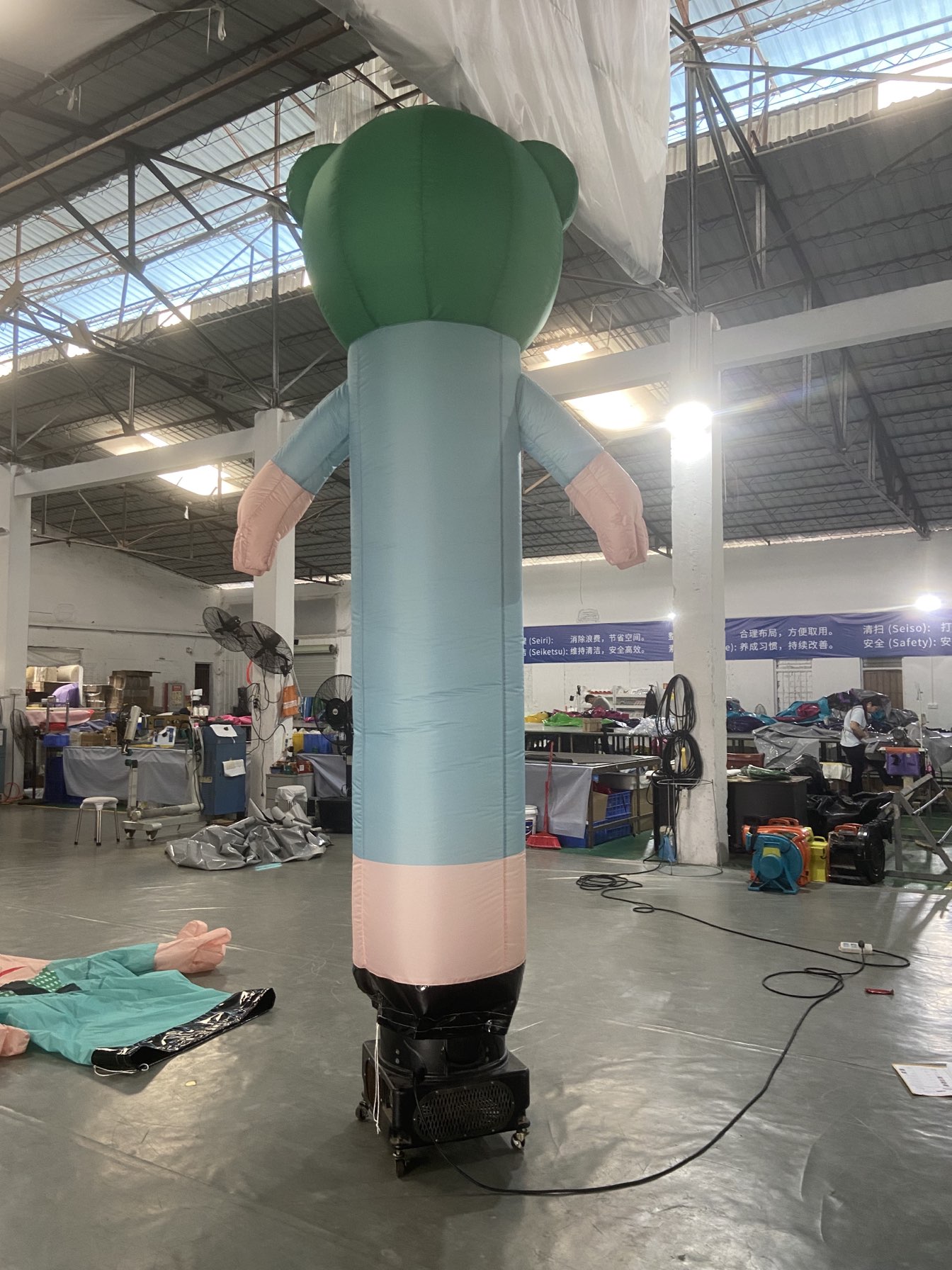 green head air dancer