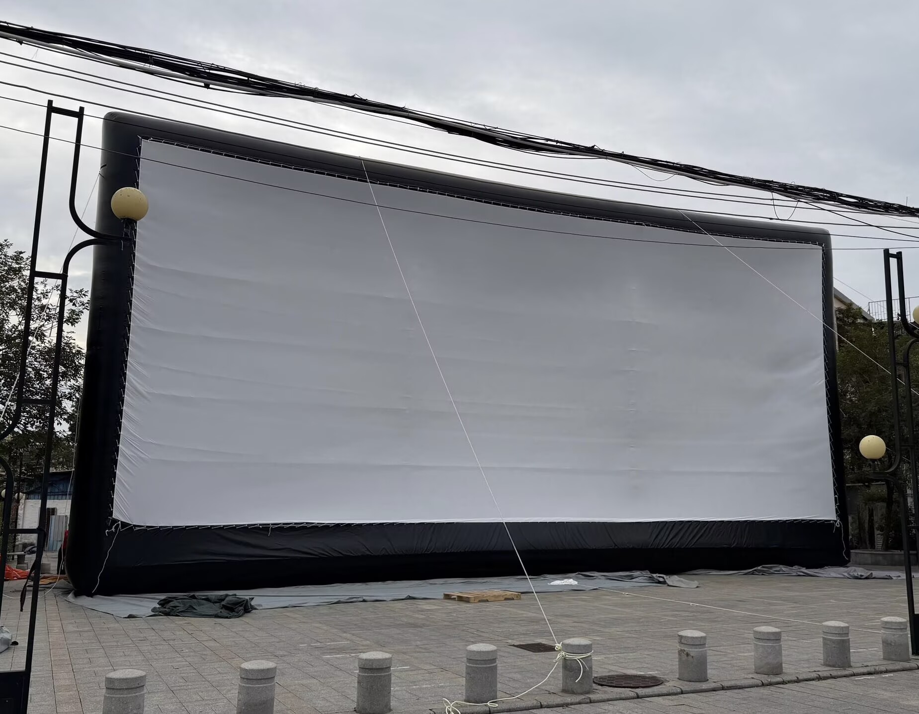inflatable movie screen