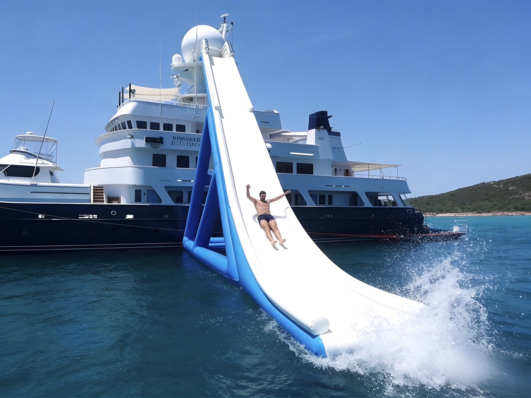 self-lifting inflatable yacht slide