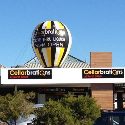 Inflatable roof advertising balloon
